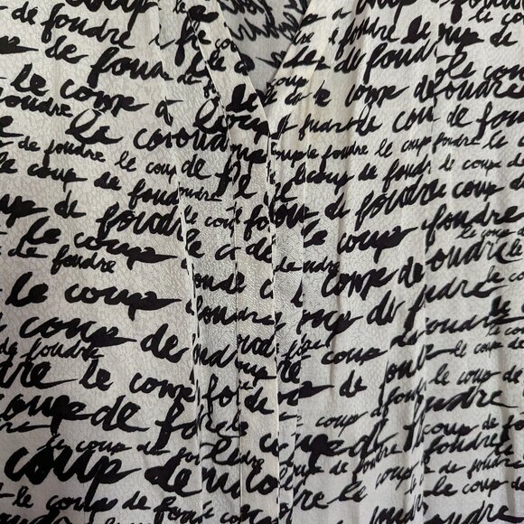 Chicos Blouse Womens 2 or L White and Black French Coup De Foudre Script - Picture 7 of 7